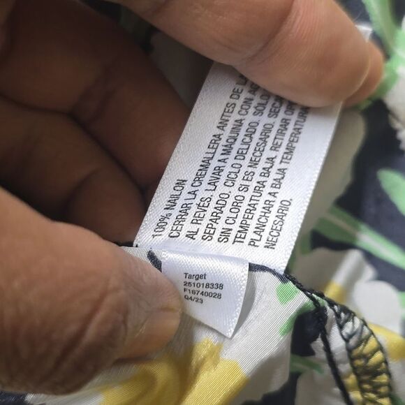 Diane von Furstenberg x Target Nylon Packable Poppy Short-Sleeve Hooded Vest S - Picture 9 of 11